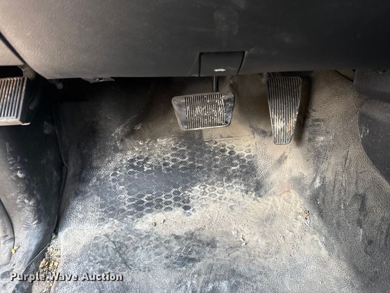 image for item DQ4146 2018 RAM 3500HD flatbed pickup truck