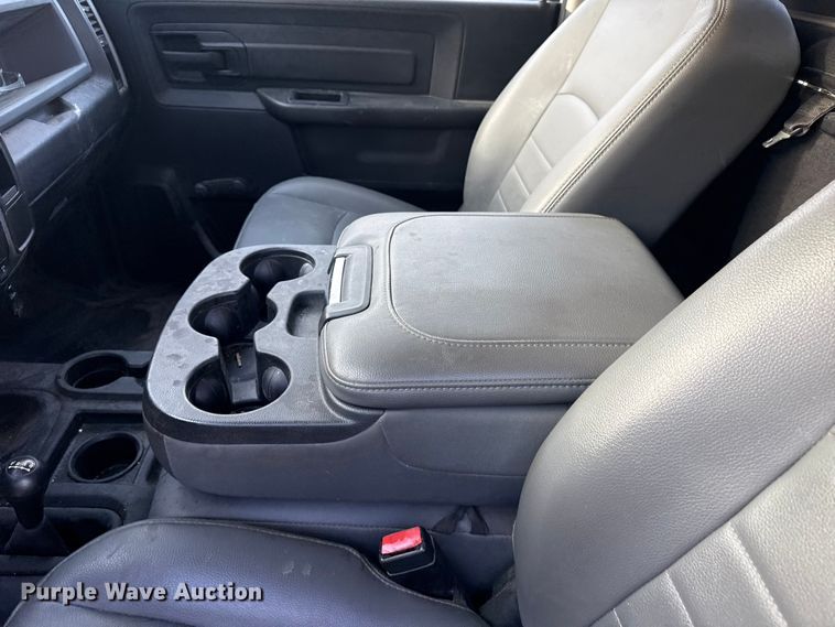 image for item DQ4146 2018 RAM 3500HD flatbed pickup truck