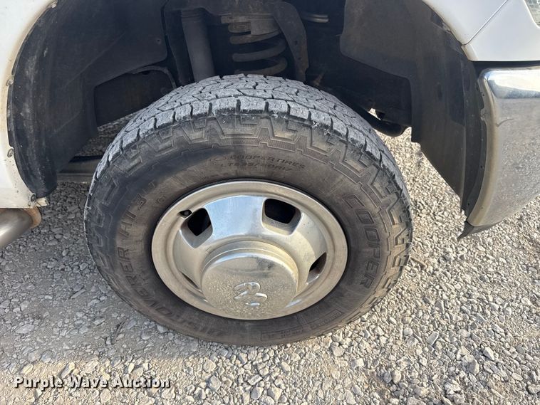 image for item DQ4146 2018 RAM 3500HD flatbed pickup truck