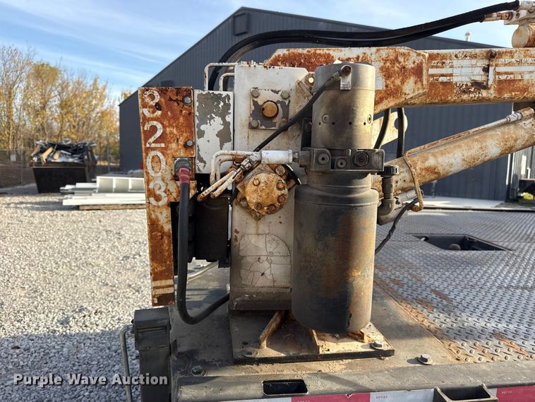 image for item DQ4147 2012 Dodge Ram 3500HD flatbed pickup truck