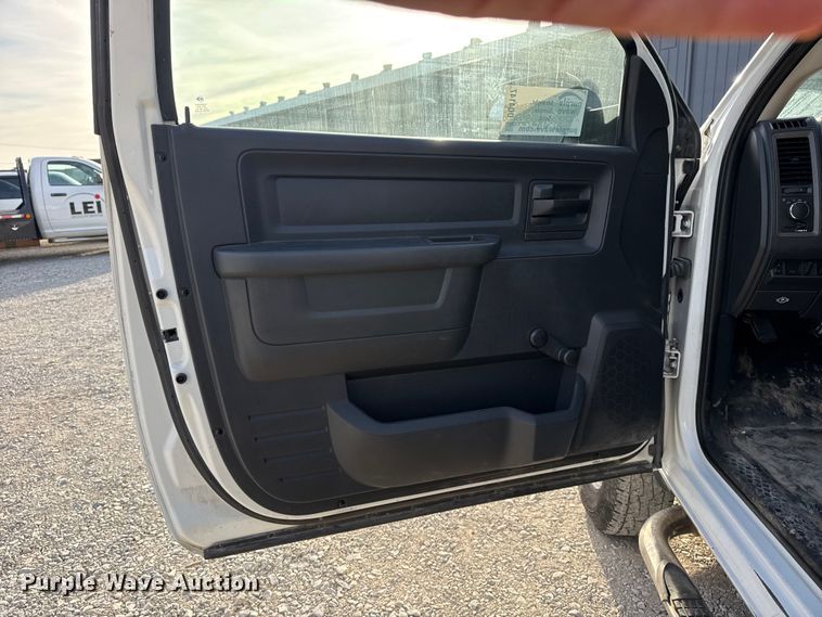 image for item DQ4147 2012 Dodge Ram 3500HD flatbed pickup truck