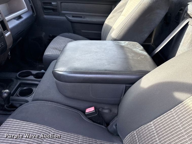 image for item DQ4147 2012 Dodge Ram 3500HD flatbed pickup truck