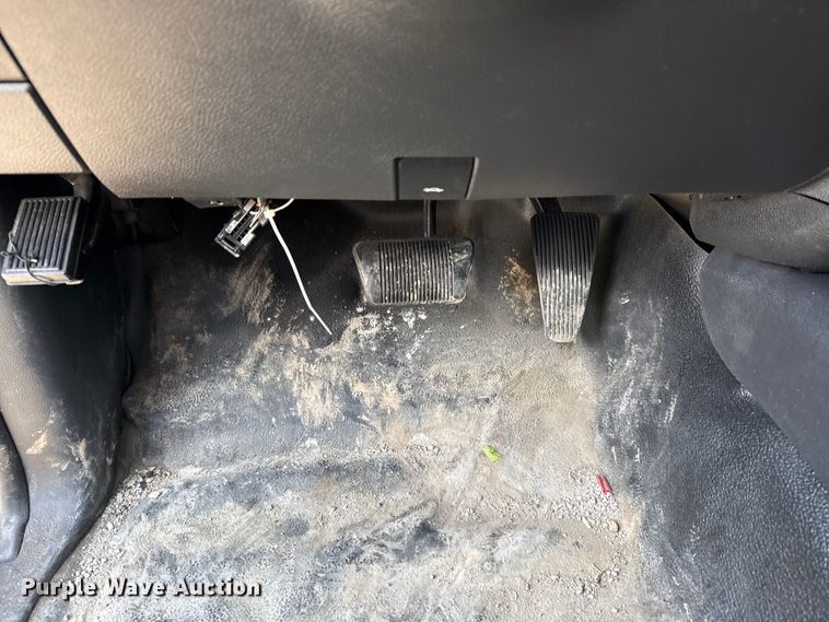 image for item DQ4147 2012 Dodge Ram 3500HD flatbed pickup truck