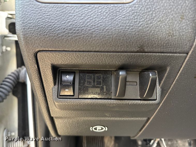 image for item DQ4147 2012 Dodge Ram 3500HD flatbed pickup truck