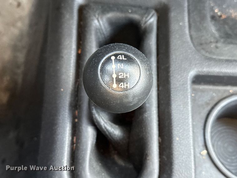 image for item DQ4147 2012 Dodge Ram 3500HD flatbed pickup truck