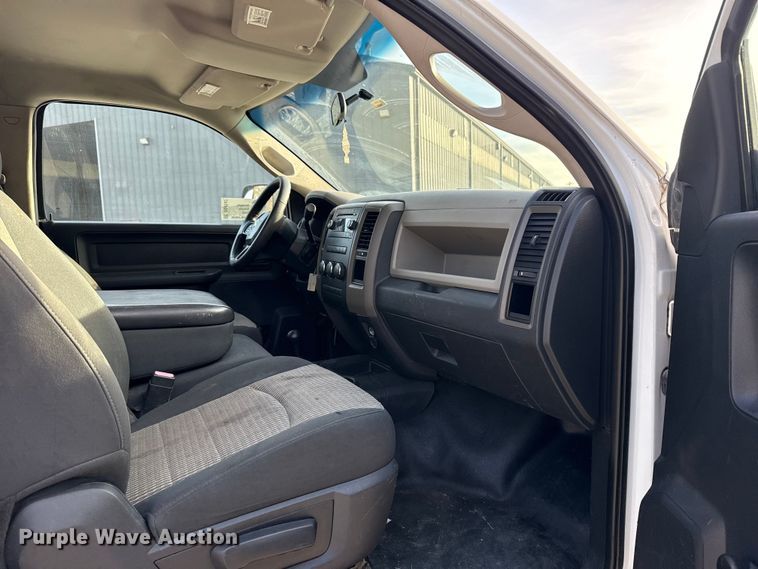 image for item DQ4147 2012 Dodge Ram 3500HD flatbed pickup truck