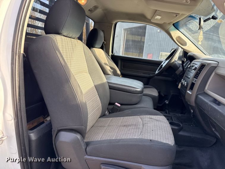 image for item DQ4147 2012 Dodge Ram 3500HD flatbed pickup truck