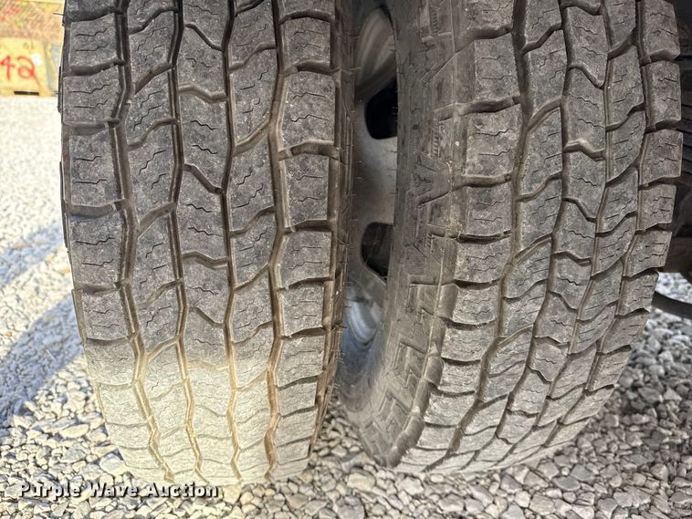 image for item DQ4147 2012 Dodge Ram 3500HD flatbed pickup truck