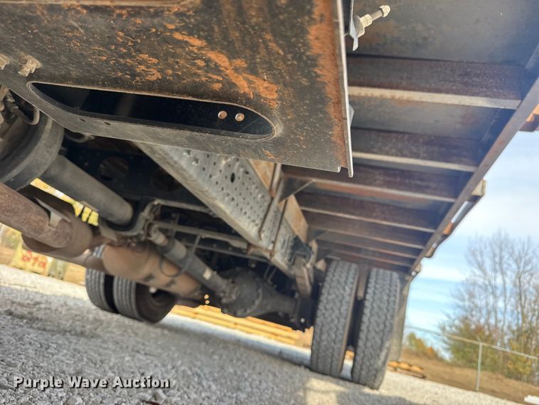 image for item DQ4148 2019 Mitsubishi Fuso FE140 flatbed truck