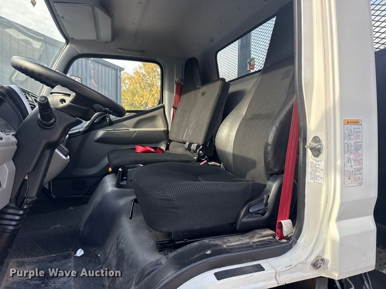 image for item DQ4148 2019 Mitsubishi Fuso FE140 flatbed truck