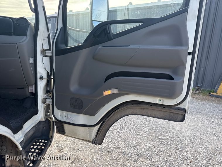 image for item DQ4148 2019 Mitsubishi Fuso FE140 flatbed truck