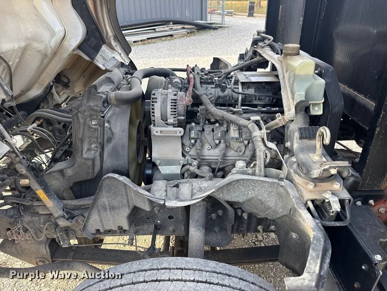 image for item DQ4148 2019 Mitsubishi Fuso FE140 flatbed truck