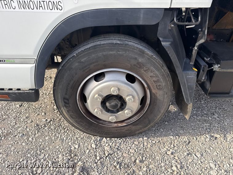 image for item DQ4148 2019 Mitsubishi Fuso FE140 flatbed truck