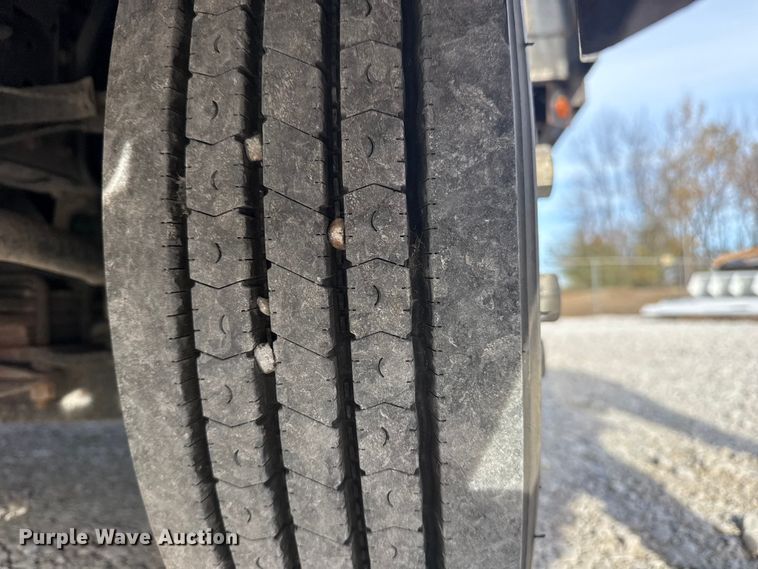 image for item DQ4148 2019 Mitsubishi Fuso FE140 flatbed truck