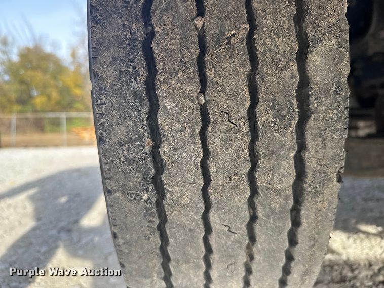 image for item DQ4148 2019 Mitsubishi Fuso FE140 flatbed truck