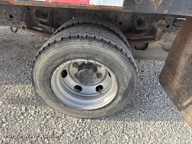 image for item DQ4148 2019 Mitsubishi Fuso FE140 flatbed truck