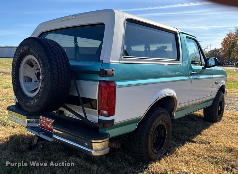 image for item DQ4151 1995 Ford Bronco SUV