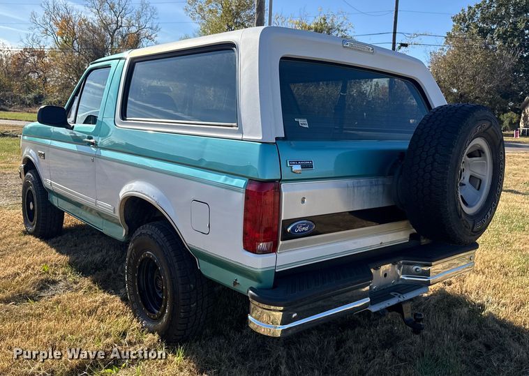 image for item DQ4151 1995 Ford Bronco SUV