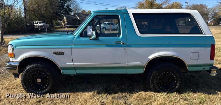 image for item DQ4151 1995 Ford Bronco SUV