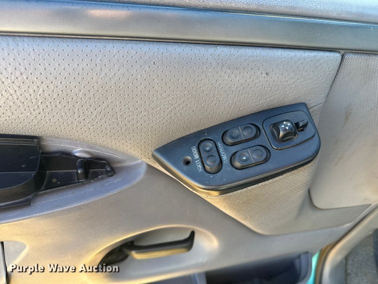 image for item DQ4151 1995 Ford Bronco SUV