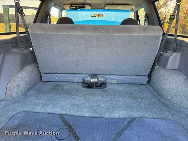 image for item DQ4151 1995 Ford Bronco SUV