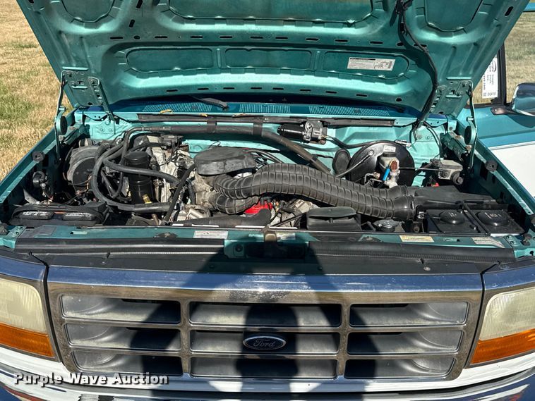 image for item DQ4151 1995 Ford Bronco SUV