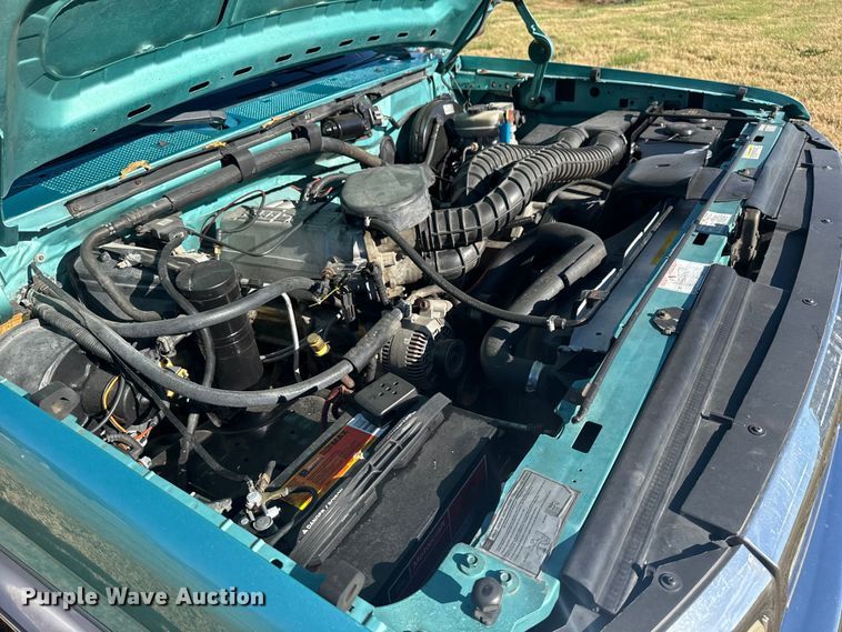 image for item DQ4151 1995 Ford Bronco SUV