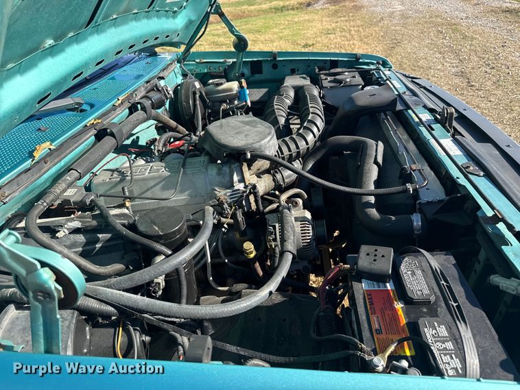 image for item DQ4151 1995 Ford Bronco SUV