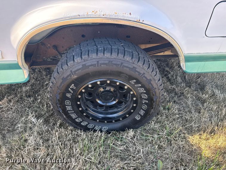 image for item DQ4151 1995 Ford Bronco SUV