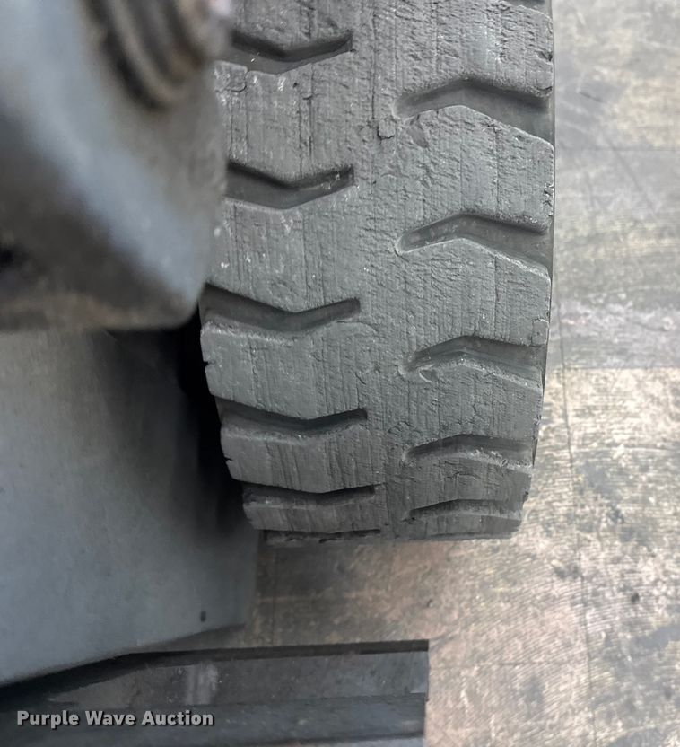 image for item DQ4152 Nissan CPJ02A25PV forklift