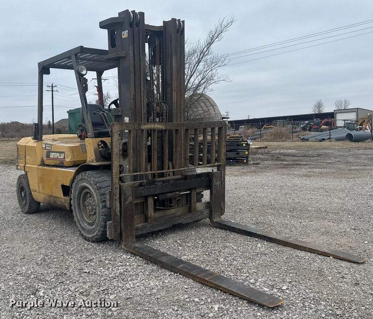 MONTACARGAS CATERPILLAR DP45