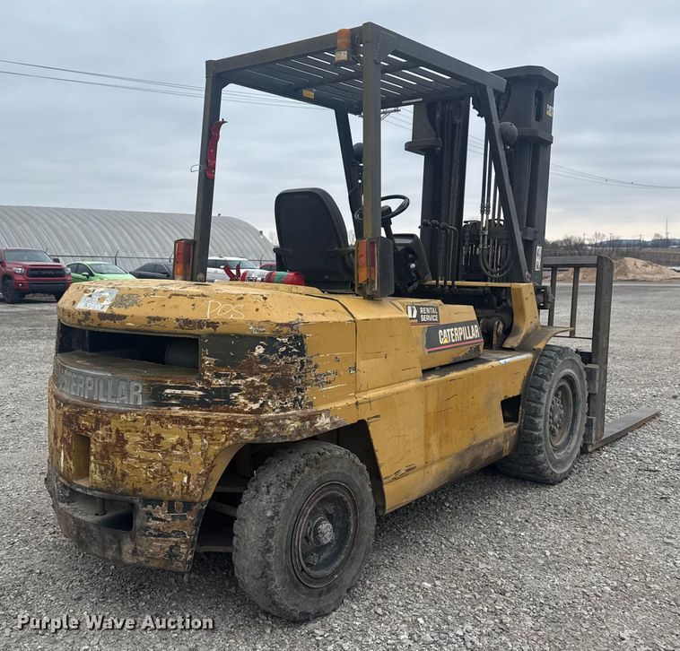 MONTACARGAS CATERPILLAR DP45