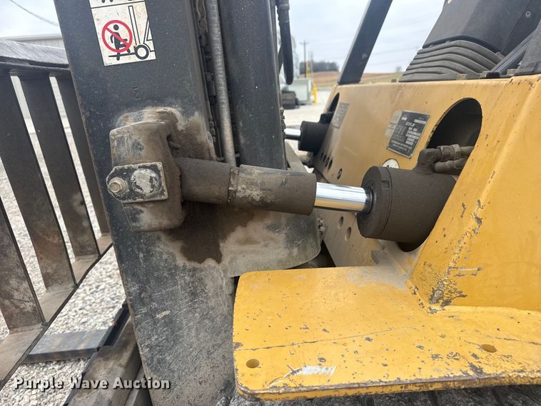 image for item DQ4170 Caterpillar DP45 forklift