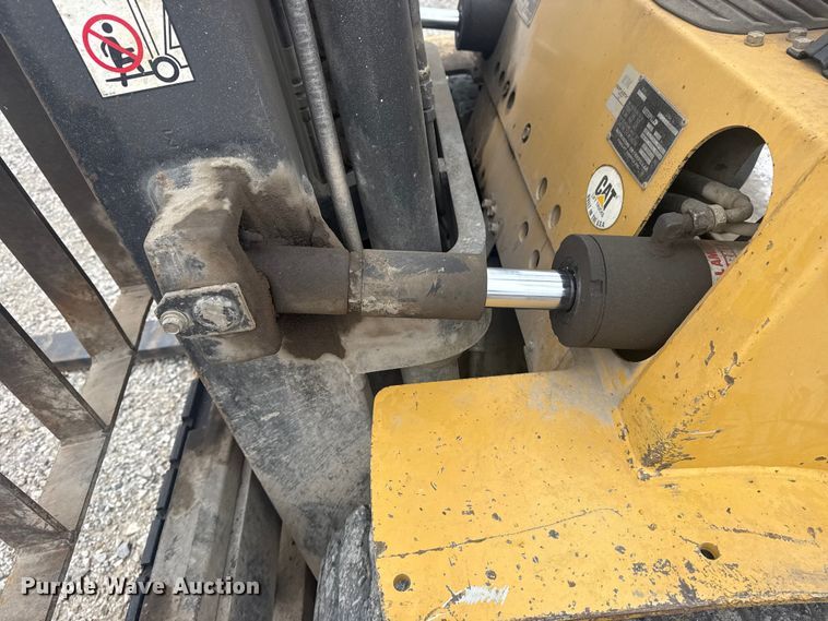 image for item DQ4170 Caterpillar DP45 forklift