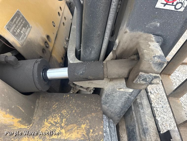 image for item DQ4170 Caterpillar DP45 forklift