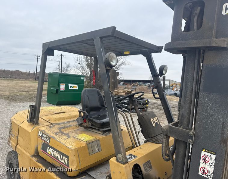 image for item DQ4170 Caterpillar DP45 forklift