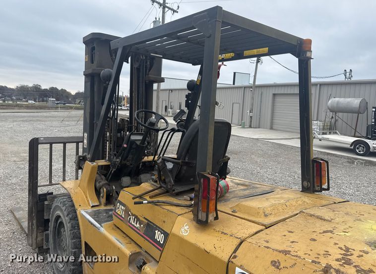 image for item DQ4170 Caterpillar DP45 forklift