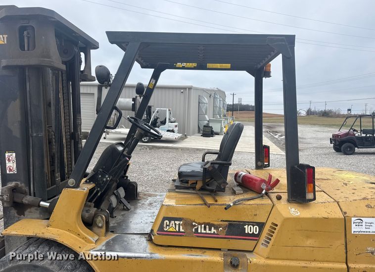image for item DQ4170 Caterpillar DP45 forklift