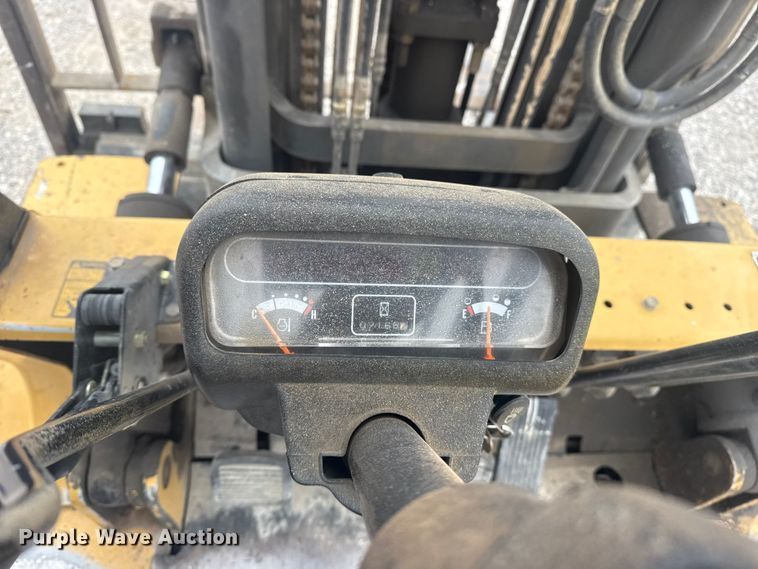 image for item DQ4170 Caterpillar DP45 forklift