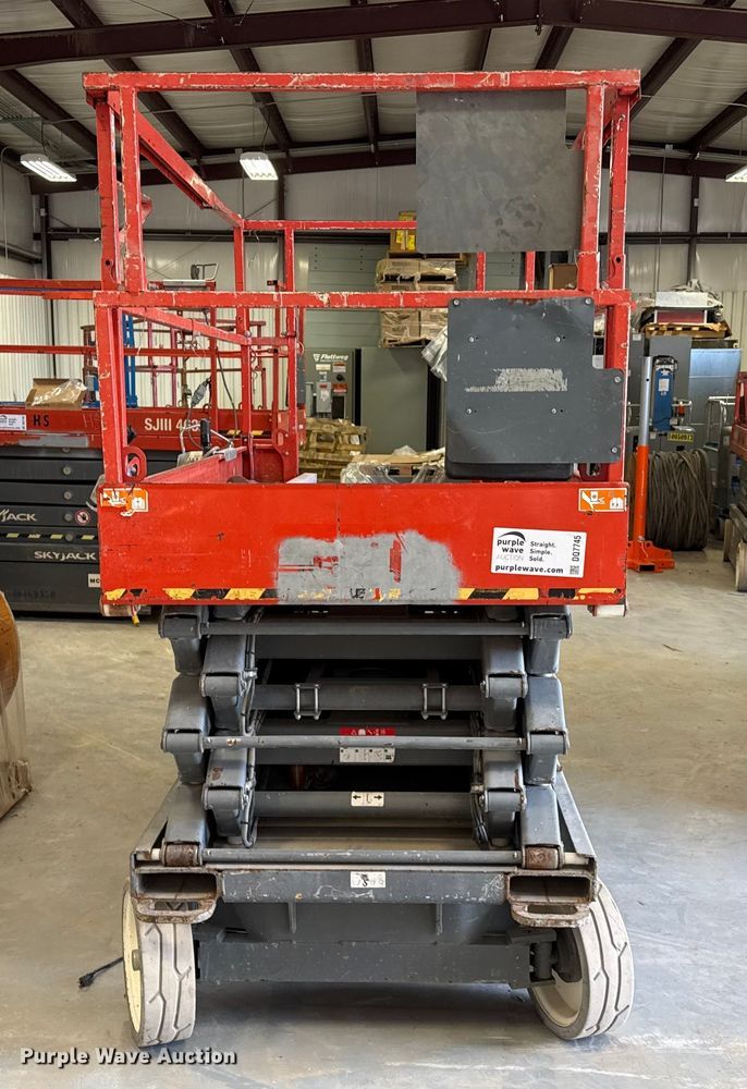 image for item DQ7745 Skyjack SJIII 4632 scissor lift