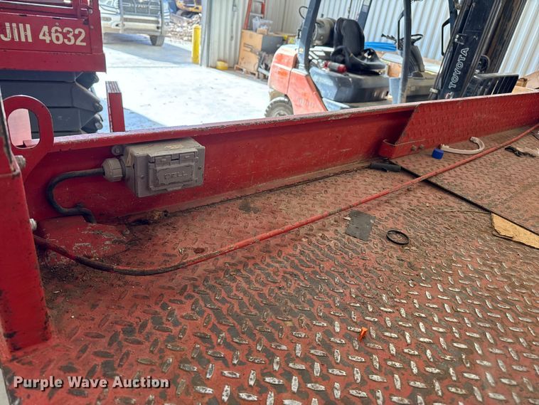 image for item DQ7745 Skyjack SJIII 4632 scissor lift