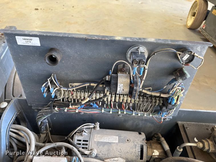 image for item DQ7745 Skyjack SJIII 4632 scissor lift