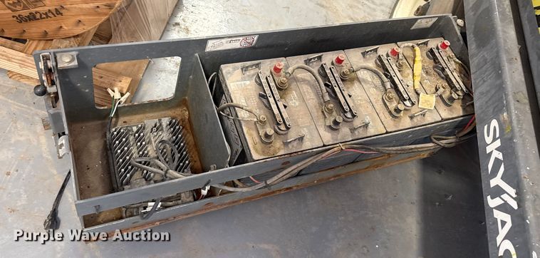 image for item DQ7745 Skyjack SJIII 4632 scissor lift