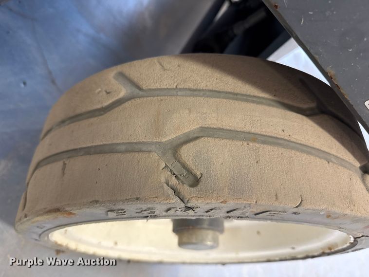 image for item DQ7745 Skyjack SJIII 4632 scissor lift