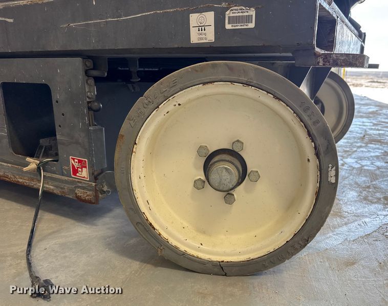 image for item DQ7745 Skyjack SJIII 4632 scissor lift