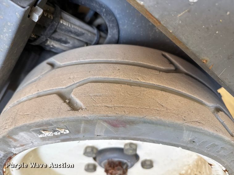 image for item DQ7745 Skyjack SJIII 4632 scissor lift