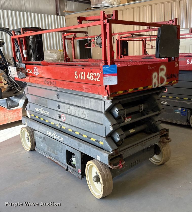 image for item DQ7746 Skyjack SJIII 4632 scissor lift