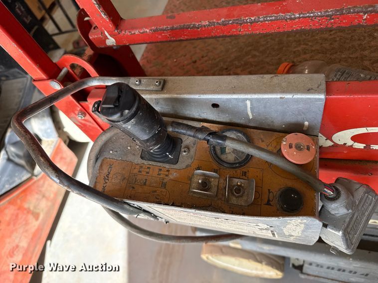 image for item DQ7746 Skyjack SJIII 4632 scissor lift