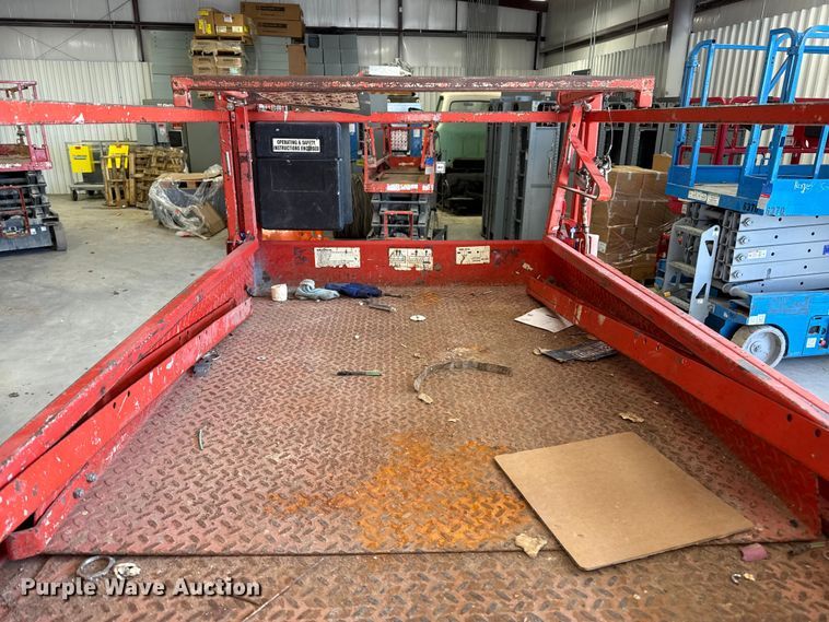 image for item DQ7746 Skyjack SJIII 4632 scissor lift