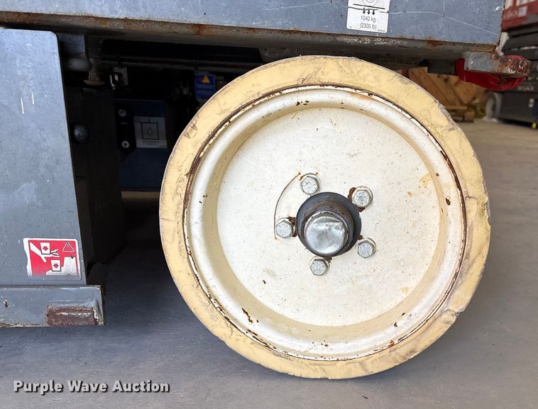 image for item DQ7746 Skyjack SJIII 4632 scissor lift